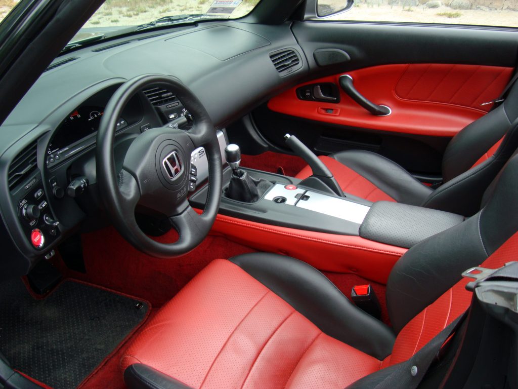 interior rojo con negro honda s2000