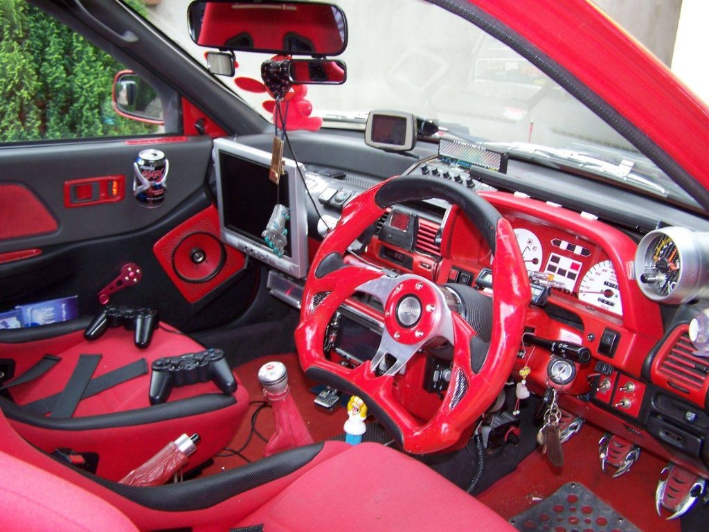 nissan 240z tuning interior rojo