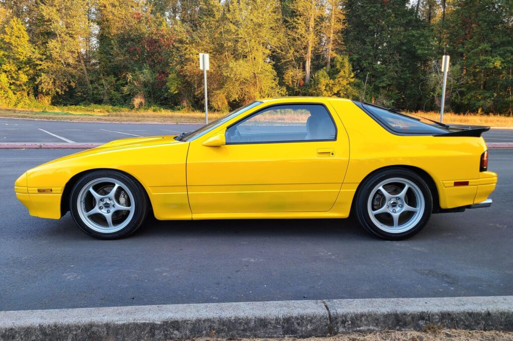 mazda rx7 fc amarillo lateral